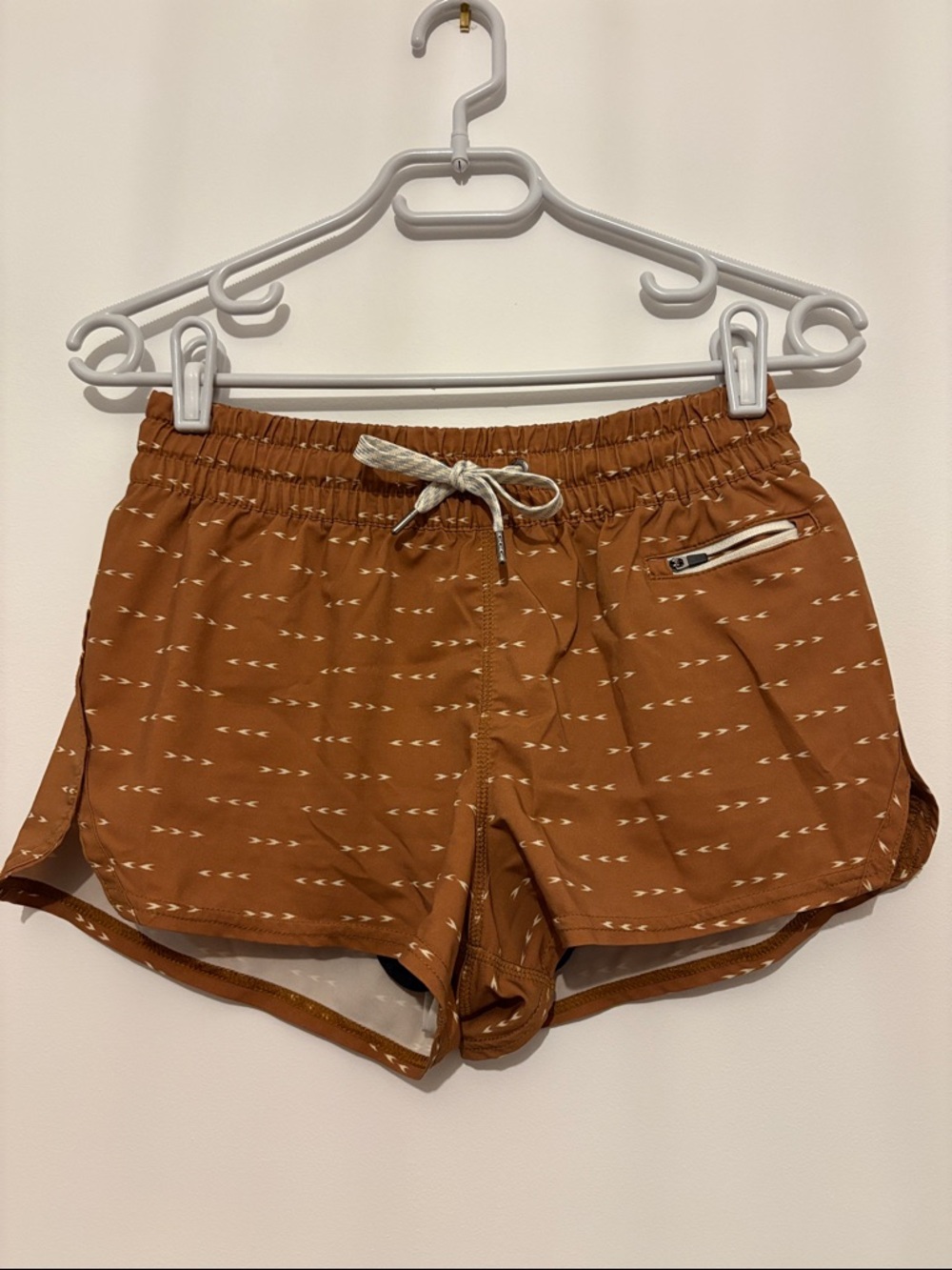 Vuori Clementine Mustard Printed Women’s Athletic Shorts